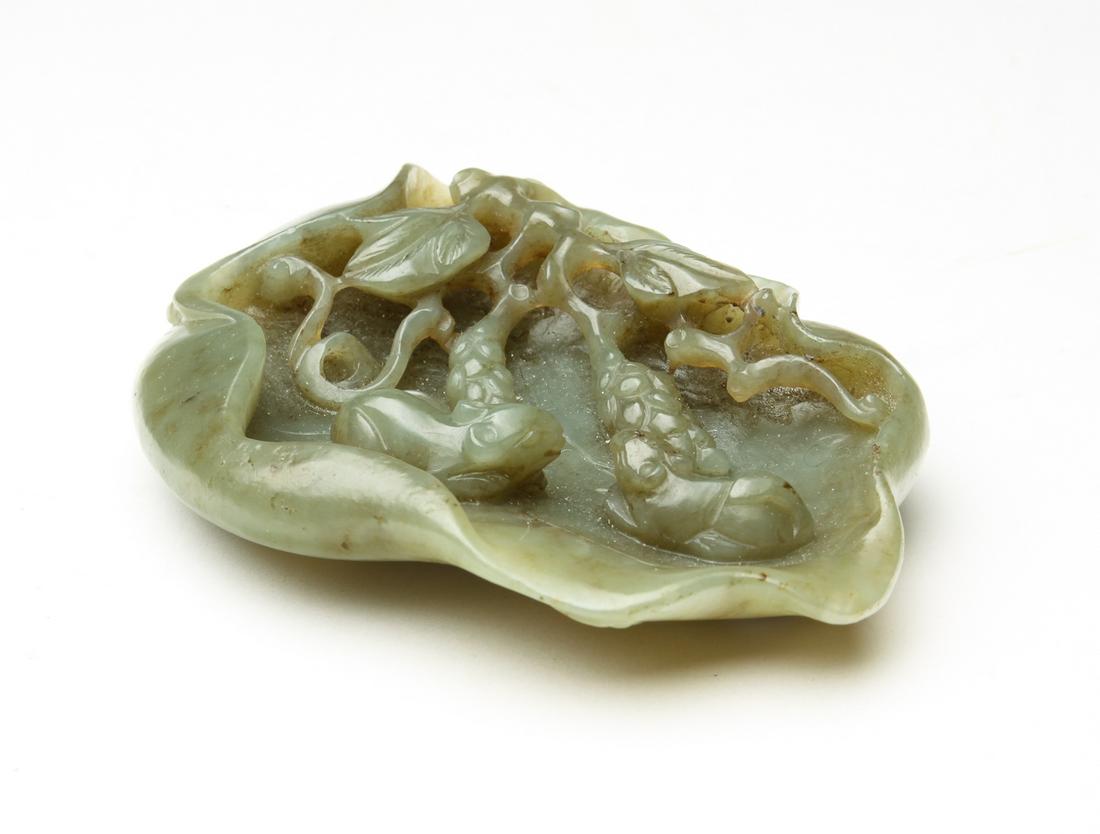 CHINESE JADE WATER DROPPER. (1 of 5)