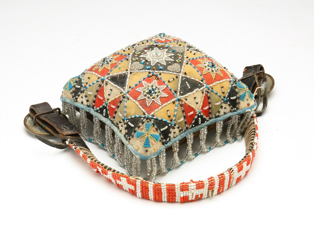 TWO NATIVE AMERICAN BEADED PIECES. (1 of 4)