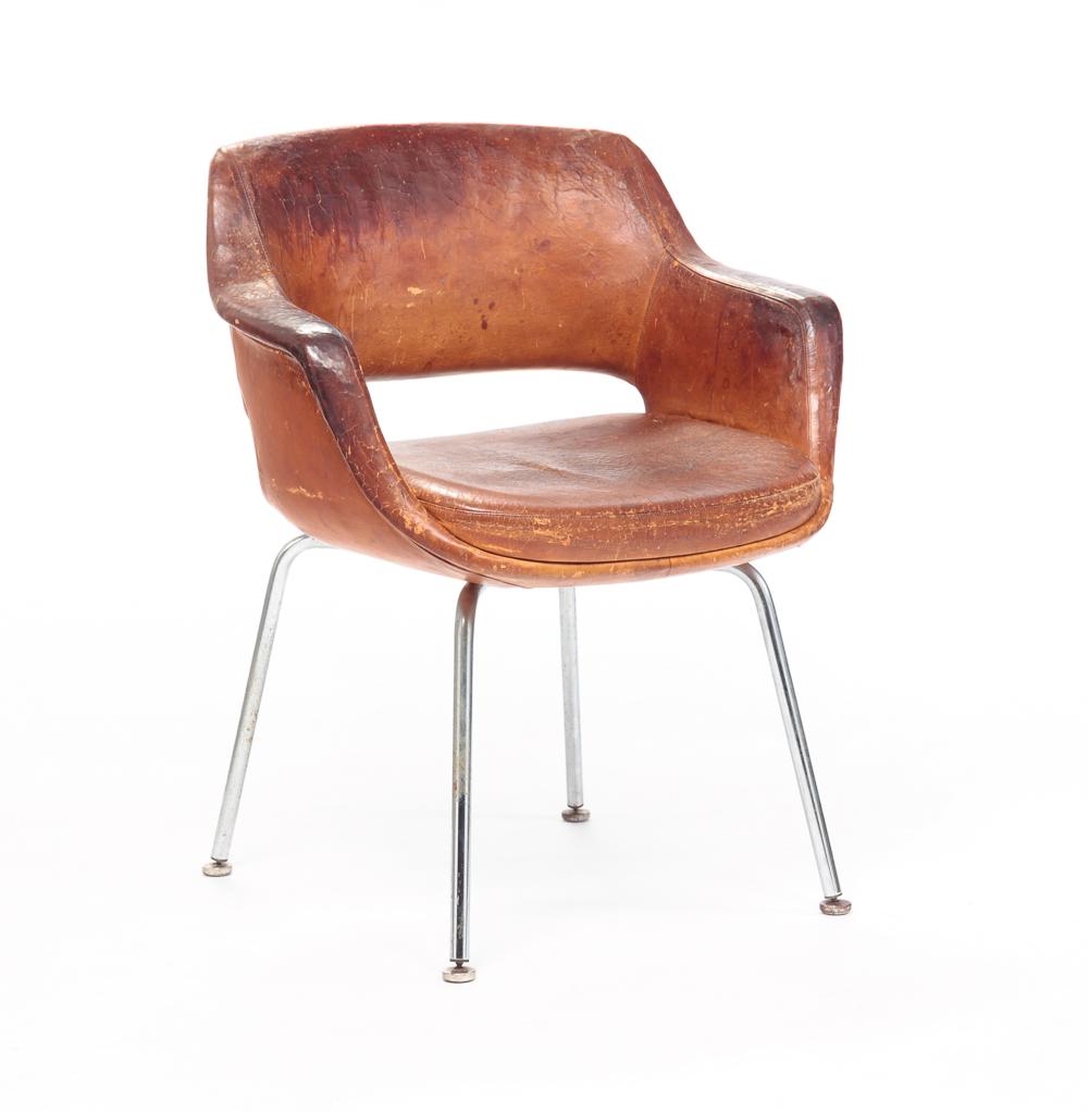 KILTA STYLE MID CENTURY MODERN CHAIR. (1 of 5)