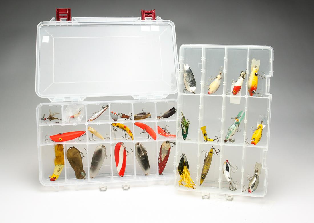 TWENTY-NINE ASSORTED FISHING LURES. (1 of 4)