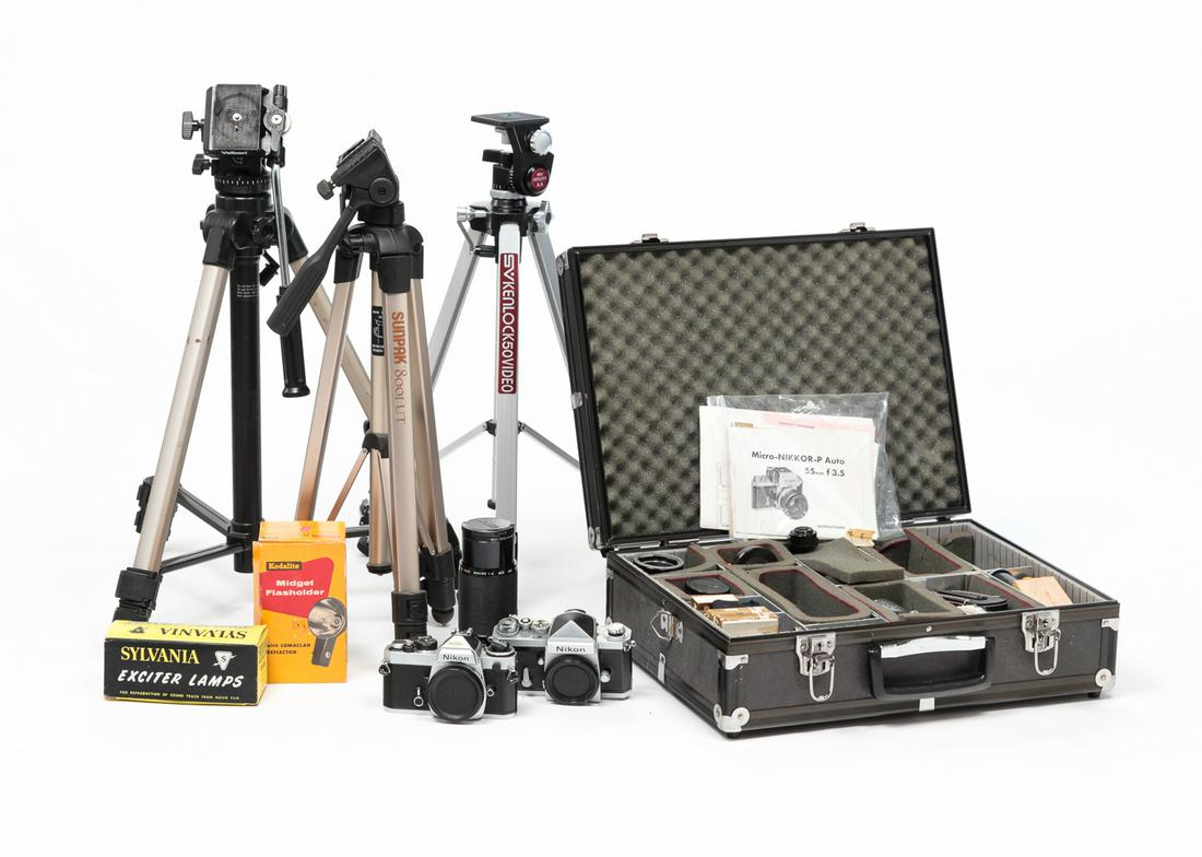 GROUP CAMERAS, TRIPODS AND ACCESSORIES. (1 of 9)