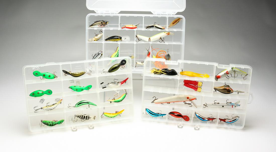 GROUPING OF ASSORTED FISHING LURES. (1 of 5)