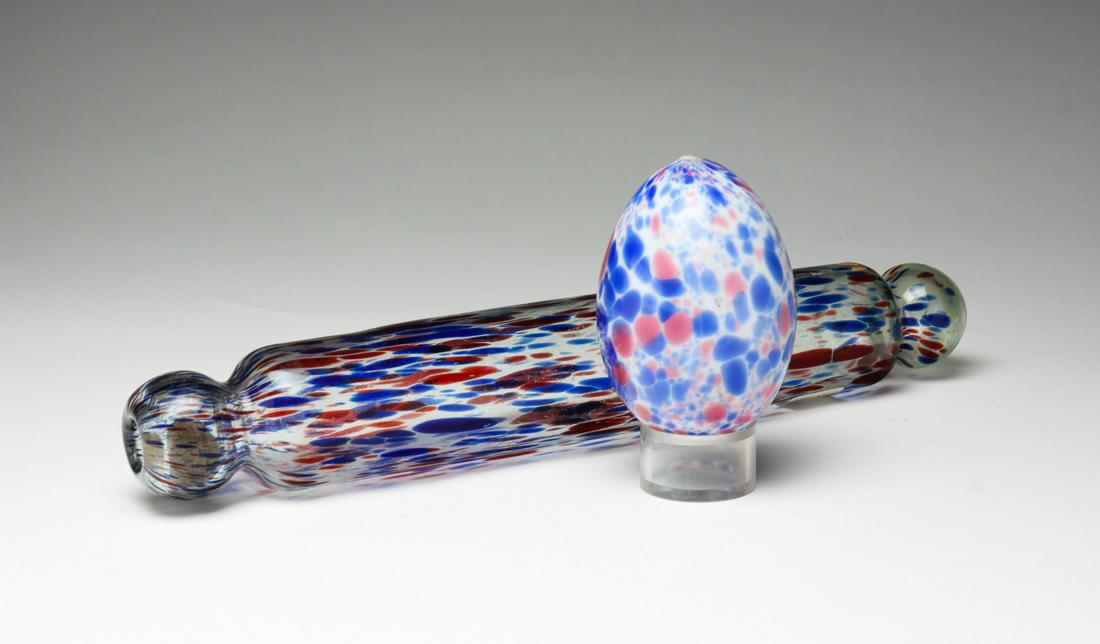 AMERICAN GLASS ROLLING PIN AND DARNING EGG. (1 of 5)