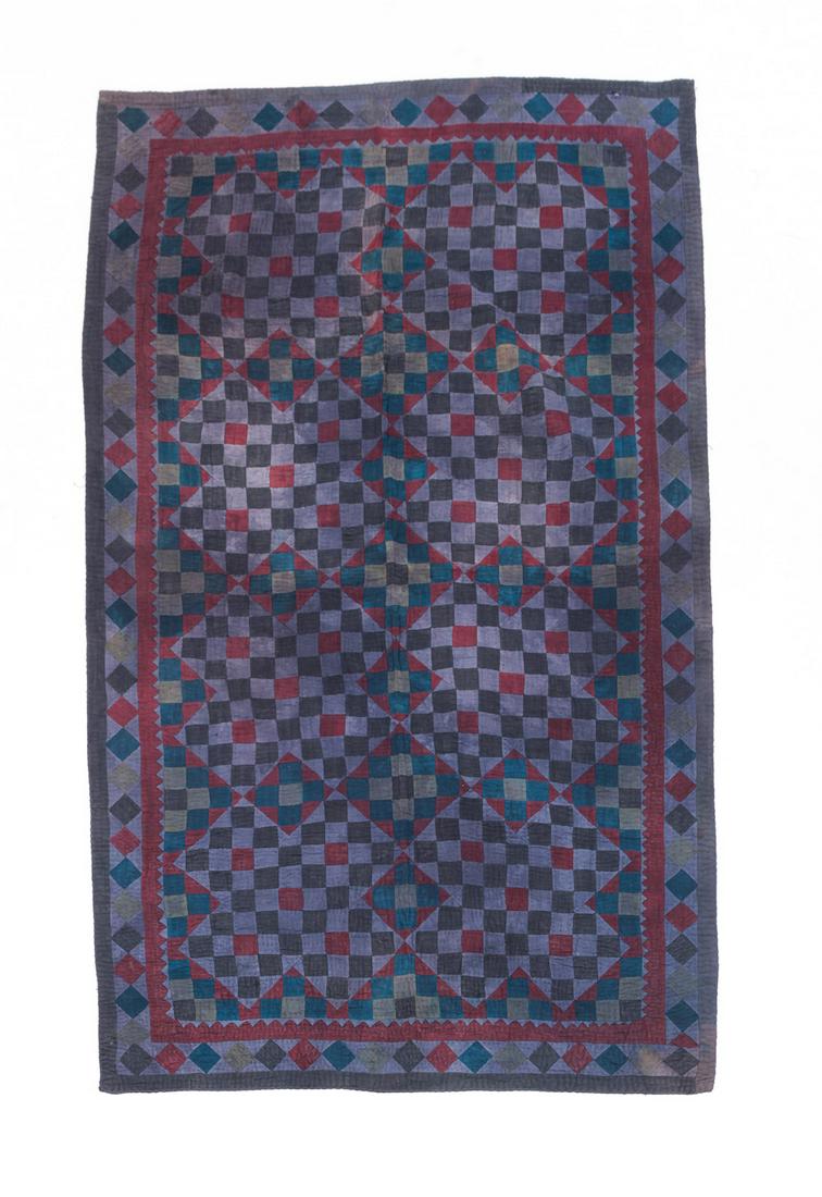 AMISH YOUTH BED QUILT. (1 of 5)