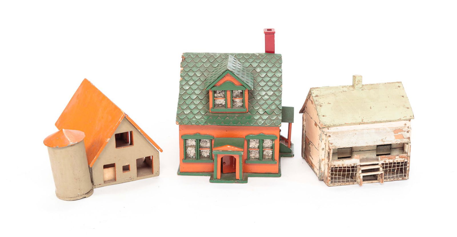 THREE FOLKSY DOLL SIZE FARM BUILDINGS. (1 of 5)