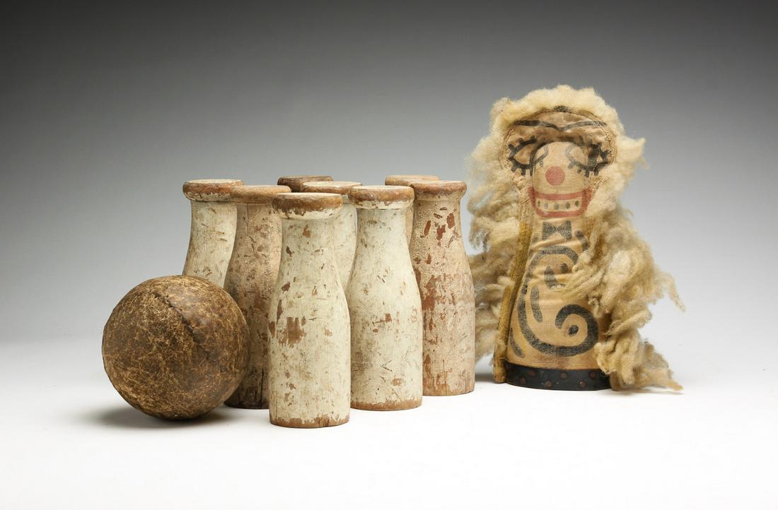 CARNIVAL KNOCK DOWN CLOWN AND MILK BOTTLES. (1 of 5)