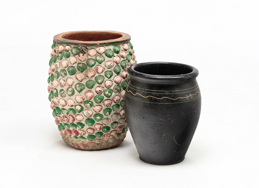 TWO AMERICAN DECORATED OVOID REDWARE JARS. (1 of 5)