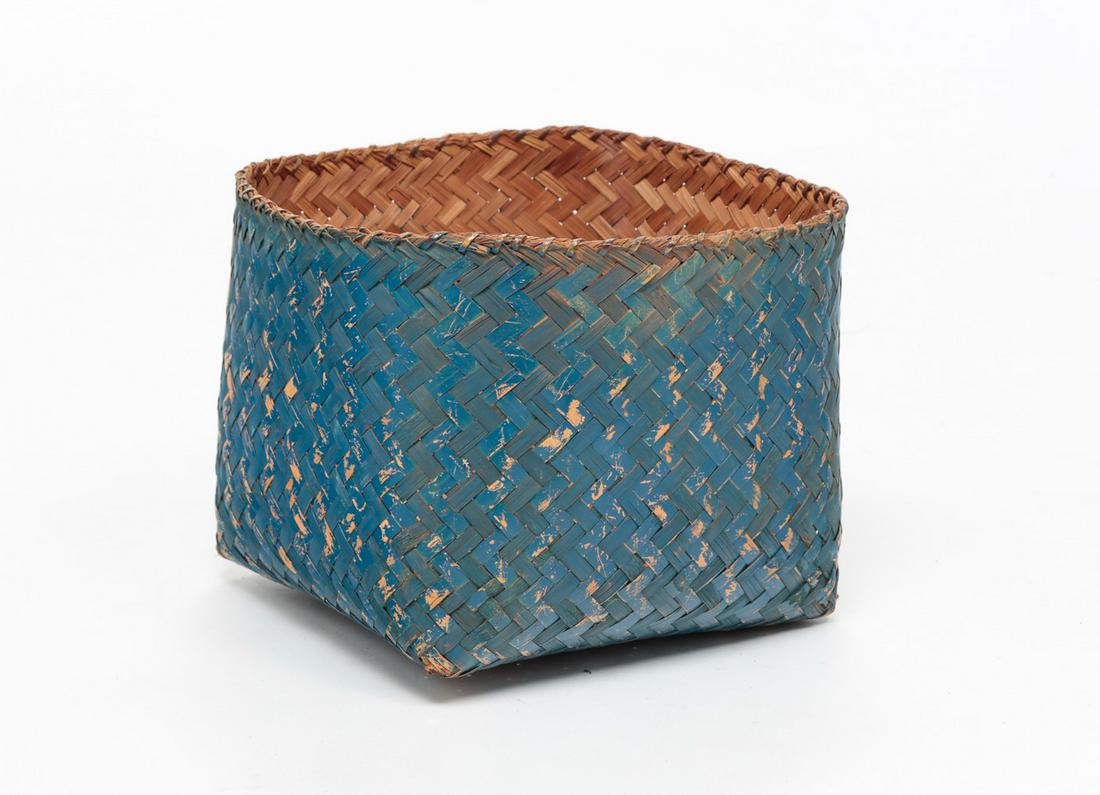 AMERICAN PAINTED BASKET. (1 of 4)