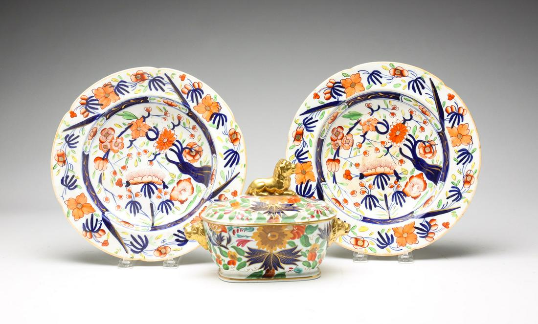 THREE PIECES OF ENGLISH IRONSTONE CHINA. (1 of 5)