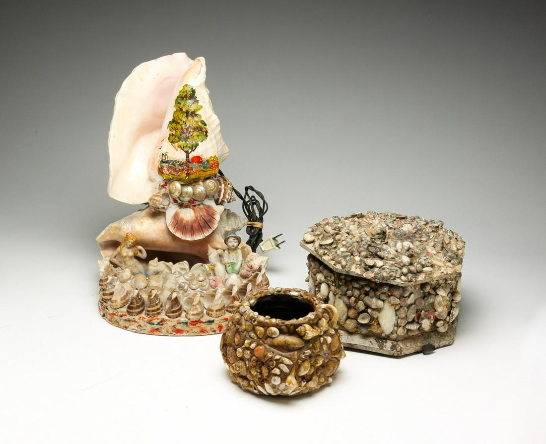 THREE PIECES OF AMERICAN SHELL ART. (1 of 7)