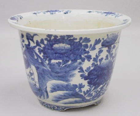 ORIENTAL PORCELAIN JARDINIERE. Dark blue on white