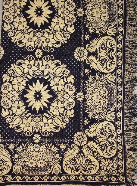 JACQUARD COVERLET. Two-piece double weav