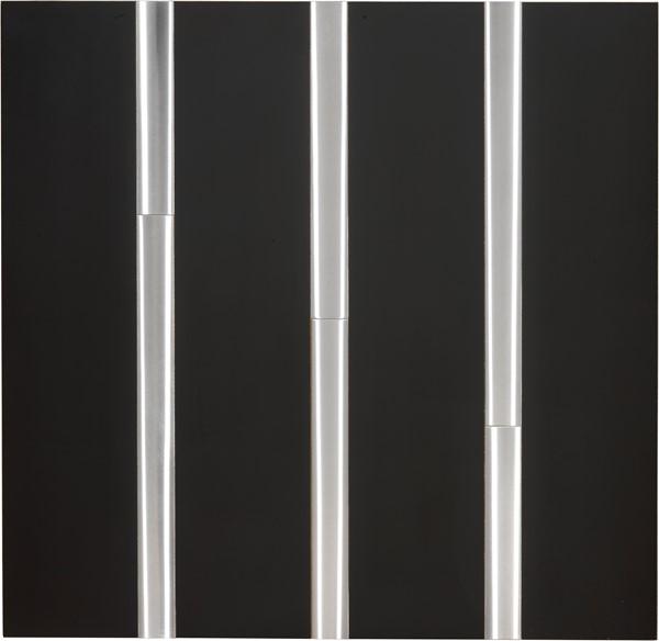 Getulio Alviani: Alluminio e laminato nero cm. 52,5x52,5 Firma, titolo e data al verso: Getulio Alviani / * Superficie III 1.1/2.2 / 2.1/2.1 / 1996: timbro Getulio Alviani. Foto autenticata dall'artista.