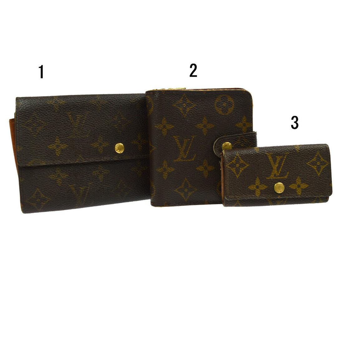 LOUIS VUITTON PORTO MONET 3 set: Brand: LV Size (Inch) : 1. W 7.5x H 4.3" 2. W 4.1x H 4.3" 3. W 4.3x H 2.6" All Bidhaus items come with a 100% money back authenticity guarantee. Bag (date)codes available upon request (where applicabl