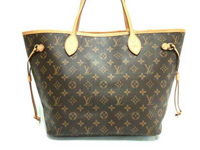 LOUIS VUITTON Tote Bag: Brand: LOUIS VUITTON Style: Tote Bag Material: Monogram Canvas Color: Monogram Size: NA Width: NA Height: NA Depth: NA Country of Origin: NA Comes With: None All Bidhaus items come with a 1