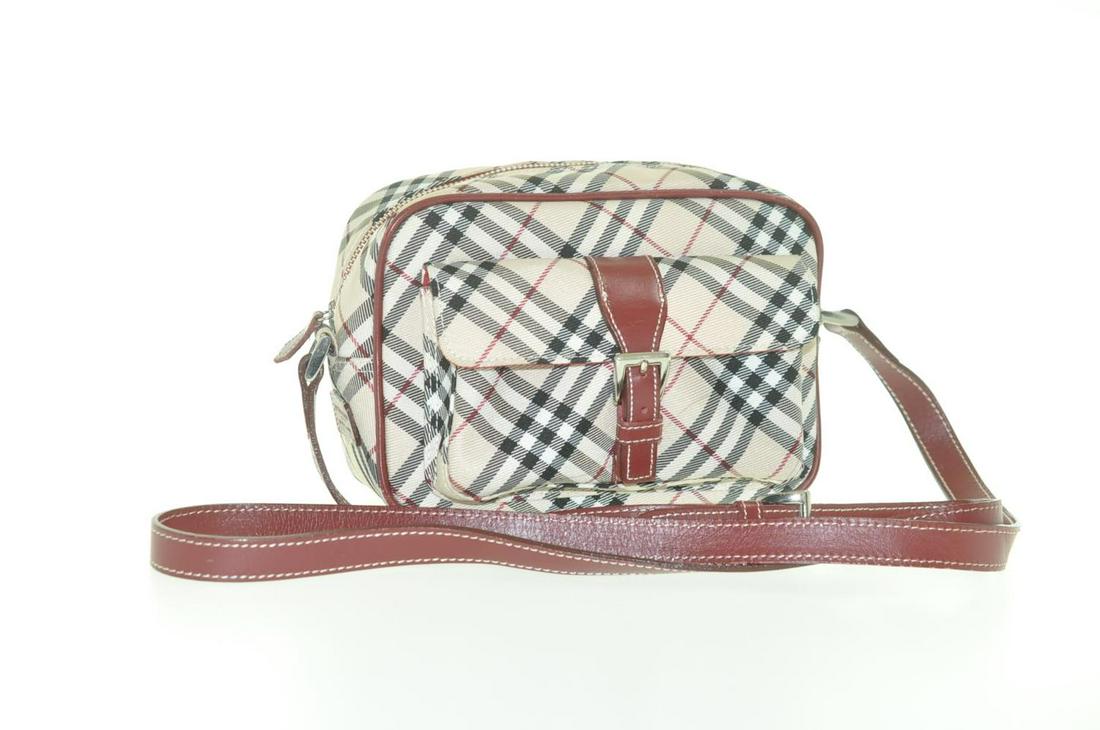 BURBERRY Nova Check Canvas Shoulder Bag: Brand: BURBERRY Style: Shoulder Bag Material: Nova Check Canvas Color: Red Size (Inches): W6.69 x H5.51 x D3.54" / Shoulder Drop 20.47"(Approx) Exterior Condition: Nova Check Canvas : lose shape, rubb