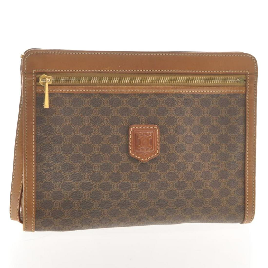 Authentic CELINE Macadam PVC Leather Clutch: Brand: CELINE Material: PVC Leather Style: Clutch Bag Color: Brown Size(inch): W9.84 x H7.08 x D1.96inch(Approx) Country of Origin: Italy Accessory: There is no item box and dust bag. We will send onl