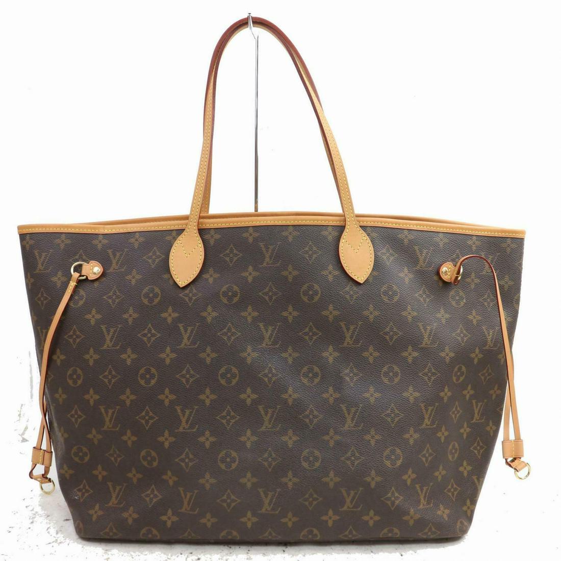 Authentic LOUIS VUITTON Monogram Tote Bag: Brand: LOUIS VUITTONMaterial: MonogramStyle: Tote BagColor: BrownsSize(inch): W15.7 inch(approx) /40 cm(approx) x H12.9 inch(approx) /33 cm(approx) x D7.87 inch(approx) /20 cm(approx) "Country of Orig