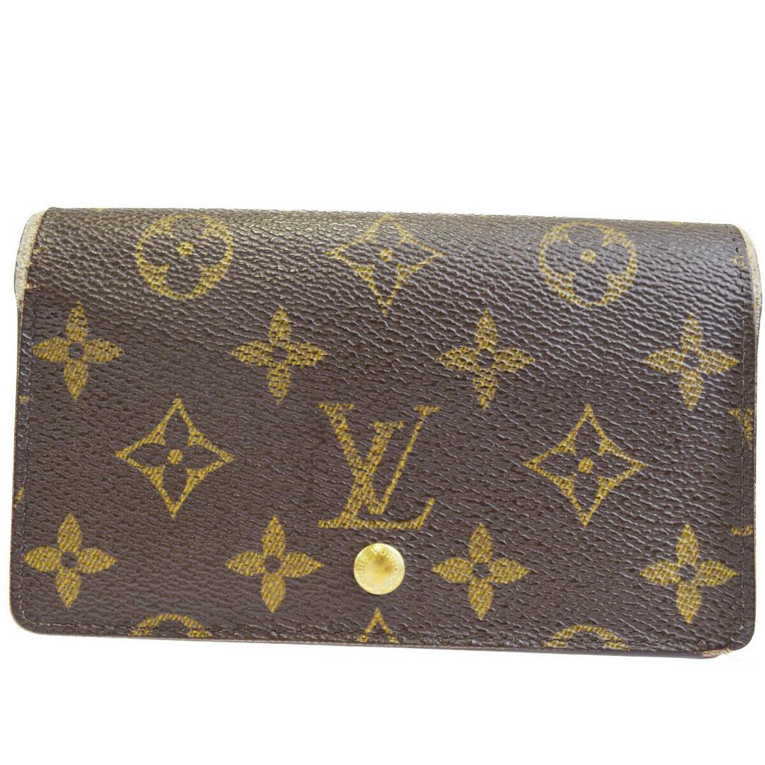 Authentic LOUIS VUITTON LEATHER Monogram Leather Wallet: Brand: LOUIS VUITTON Material: Monogram Leather Style: Wallet Color: Brown Size(inch): W 5.5 x H 3.5 x D 1.6"(approx.) Country of Origin: France Come with: - All Bidhaus items come with a 100% money-b
