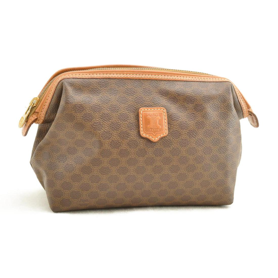 Authentic CELINE PVC Leather Pouch: Brand: CELINE Material: PVC Leather Style: Pouch Color: Brown Size(inch): W8.46 x H5.7 x D3.54inch(Approx) Country of Origin: Italy Accessory: There is no item box and dust bag. We will send only the