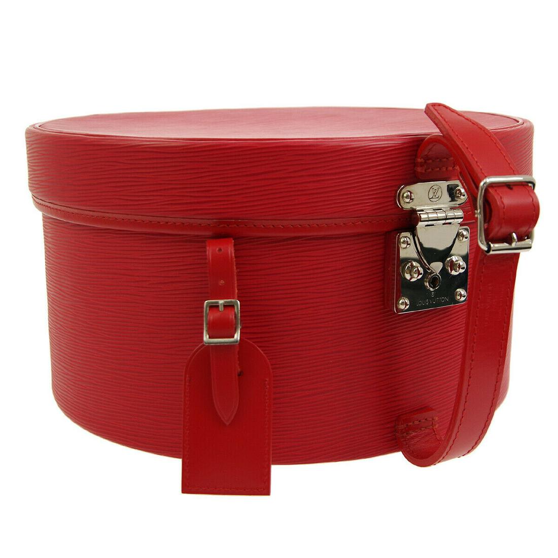 Authentic LOUIS VUITTON Epi Leather, Leather Hat Box: Brand: LOUIS VUITTON Material: Epi Leather, Leather Style: Hat Box Color: Red Size(inch): W11.8 x H6.7 x D11.0 " / Strap Drop: 2.8 - 3.5 Size(inch): W 11.8 x H 6.7 x D 11.0 " Handle Drop. 2.8 - 3.5 "