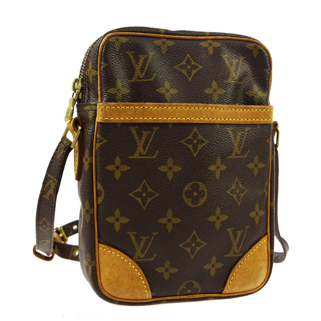 Authentic LOUIS VUITTON Monogram Canvas, Leather: Brand: LOUIS VUITTON Material: Monogram Canvas, Leather Style: Crossbody Color: Brown Size(inch): W6 in x H8 in x D2 in " Size(inch): W 5.9 x H 8.3 x D 1.8 " Strap Drop. 18.5 - 22.0 " Country of Origi