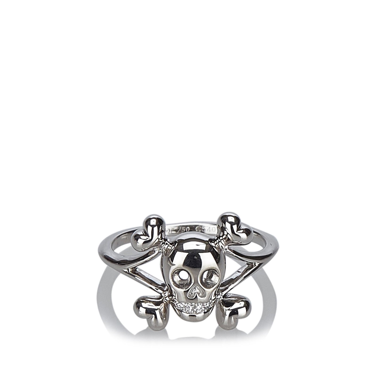 Authentic Dior Tete De Mort Diamond Ring: The Tete de Mort ring features a diamond set in an 18K white gold skull hardware. Total weight about 4.0g. Brand: Dior Model: Tete de Mort Diamond Ring Origin: France Style: Others Category: Ring Colo