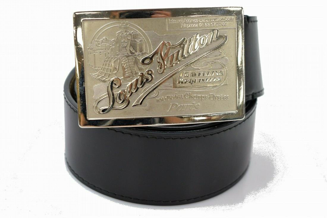 Authentic Louis Vuitton Belt Ceinture Jeans Travelling: Brand: LOUIS VUITTONMaterial: BuckleColor: BuckleCountry of Origin: SpainCome with: Original Box(Some Stains)All Bidhaus items come with a 100% money-back authenticity guarantee. ALL SALES ARE FINAL.