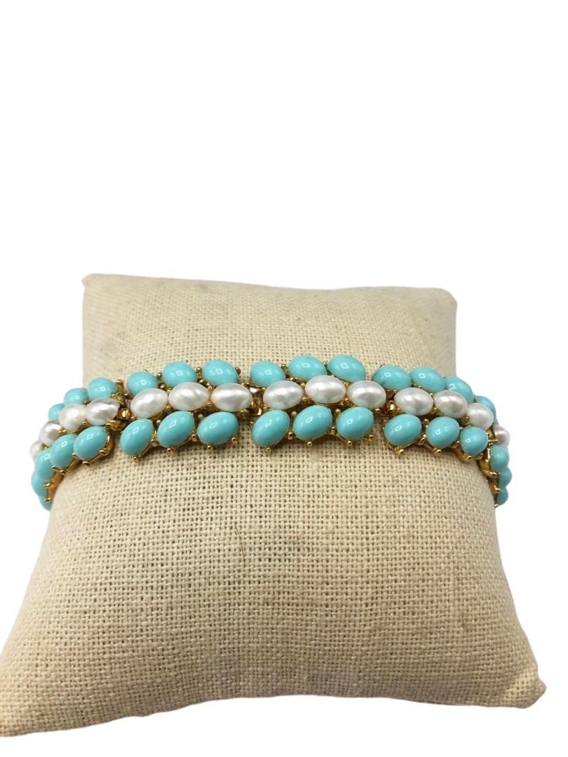 Authentic Trifari Simulated Robins Egg Turquoise And: Brand: Trifari Category: Bracelet Fastening: Box clasp Style: Chain Materials: Metal, Plastic Size: Hallmark: Yes Other Remarks: All Bidhaus items come with a 100% money-back authenticity guarantee. A