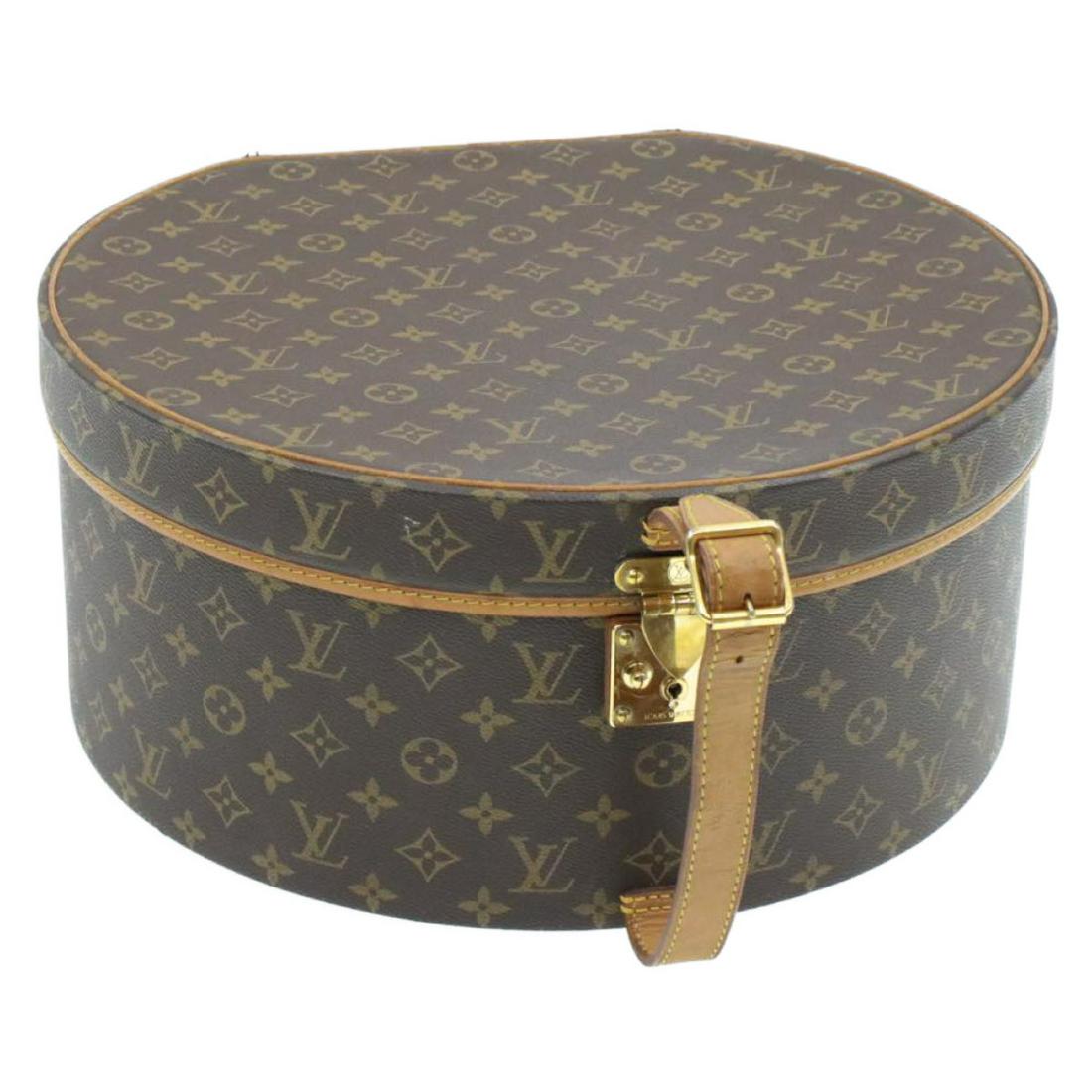 Authentic LOUIS VUITTON Monogram Canvas Hat Case: Brand: LOUIS VUITTON Material: Monogram Canvas Style: Hat Case Color: Monogram Size(inch): W15.74 x H14.56 x D7.08inch(Approx) Country of Origin: France Accessory: There is no item box and dust bag. W