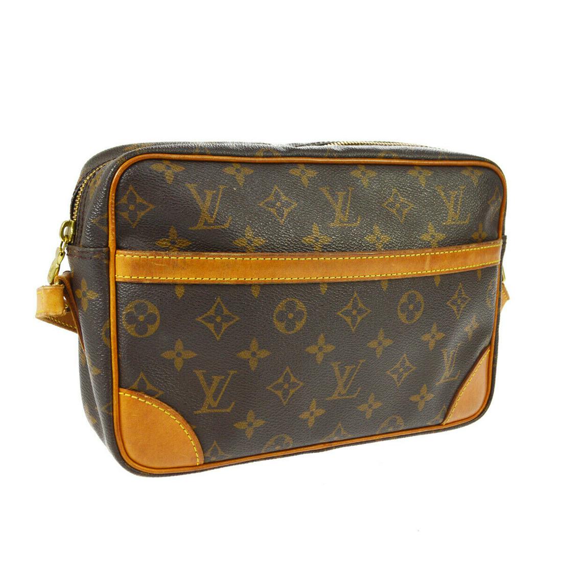 Authentic LOUIS VUITTON TROCADERO 27 Monogram Canvas,: Brand: LOUIS VUITTON Material: Monogram canvas, Leather Style: Crossbody Color: Brown Size(inch): W10.6 x H7.1 x D2.6 " / Strap Drop: 18.5-21.7 Size(inch): W 10.6 x H 7.1 x D 2.6 "Strap Drop. 18.5 - 2