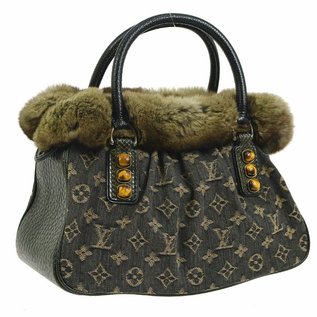 Authentic LOUIS VUITTON Monogram Denim, Chinchilla Fur,: Brand: LOUIS VUITTON Material: Monogram Denim, Chinchilla Fur, Lizard Leather, et Style: Hand bag Color: Brown, Black Size(inch): W11.8 x H7.9 x D5.1 " / Strap Drop: 3.9 Size(inch): W 11.8 x H 7.9 x D
