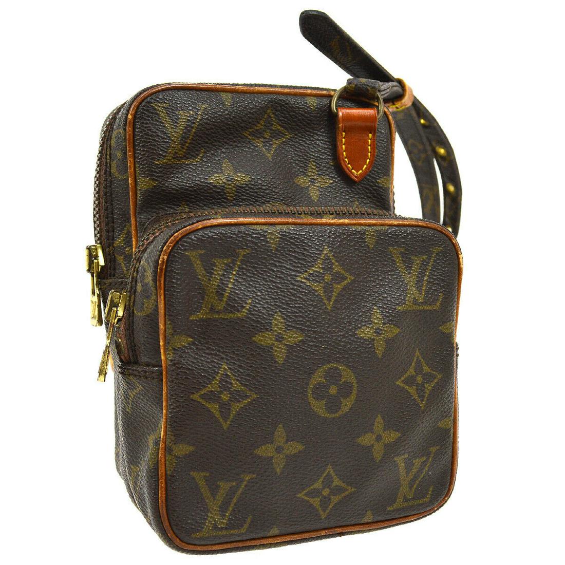 Authentic LOUIS VUITTON Monogram Canvas, Leather: Brand: LOUIS VUITTON Material: Monogram Canvas, Leather Style: Shoulder Bag Color: Brown Size(inch): W4.7 x H7.1 x D3.5 " / Strap Drop: 19.7-23.2 Size(inch): W 4.7 x H 7.1 x D 3.5 "Strap Drop. 19.7 - 