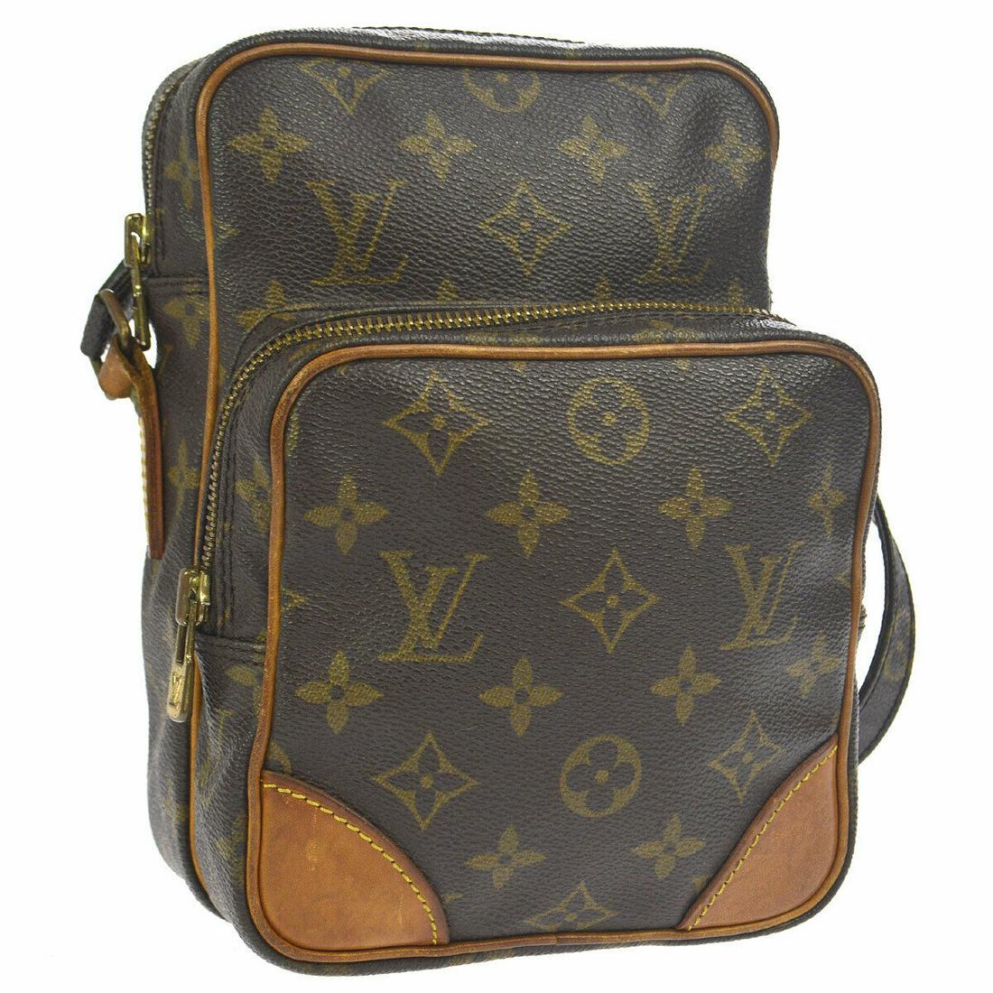 Authentic LOUIS VUITTON Monogram Canvas, Leather: Brand: LOUIS VUITTON Material: Monogram Canvas, Leather Style: Messenger & Cross Body Color: Brown Size(inch): W5.9 x H8.3 x D3.5 " / Strap Drop: 17.7 - 21.3 Size(inch): W 5.9 x H 8.3 x D 3.5 "Strap D