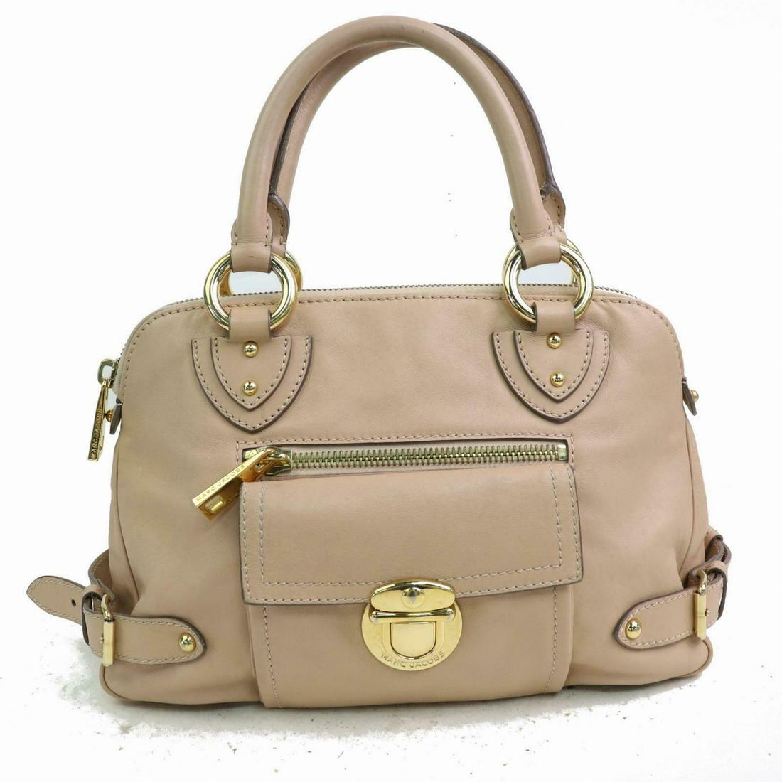 Authentic MARC JACOBS Leather Hand Bag: Brand: MARC JACOBS Material: Leather Style: Hand Bag Color: Pinks Size(inch): W12.9 inch(approx) /33 cm(approx) x H9.05 inch(approx) /23 cm(approx) x D4.33 inch(approx) /11 cm(approx) " Country of Ori