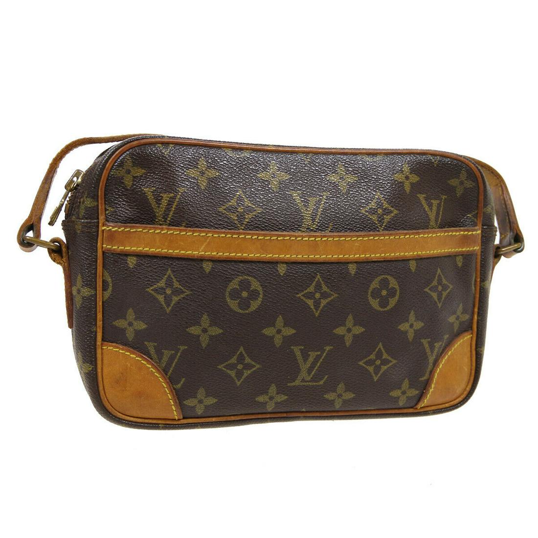 Authentic LOUIS VUITTON TROCADERO 24 Monogram Canvas,: Brand: LOUIS VUITTON Material: Monogram Canvas, Leather Style: Shoulder Bag Color: Brown Size(inch): W9.1 x H6.3 x D2.4 " Size(inch): W 9.1 x H 6.3 x D 2.4 "Strap Drop. 16.1 - 19.7 " Country of Origin