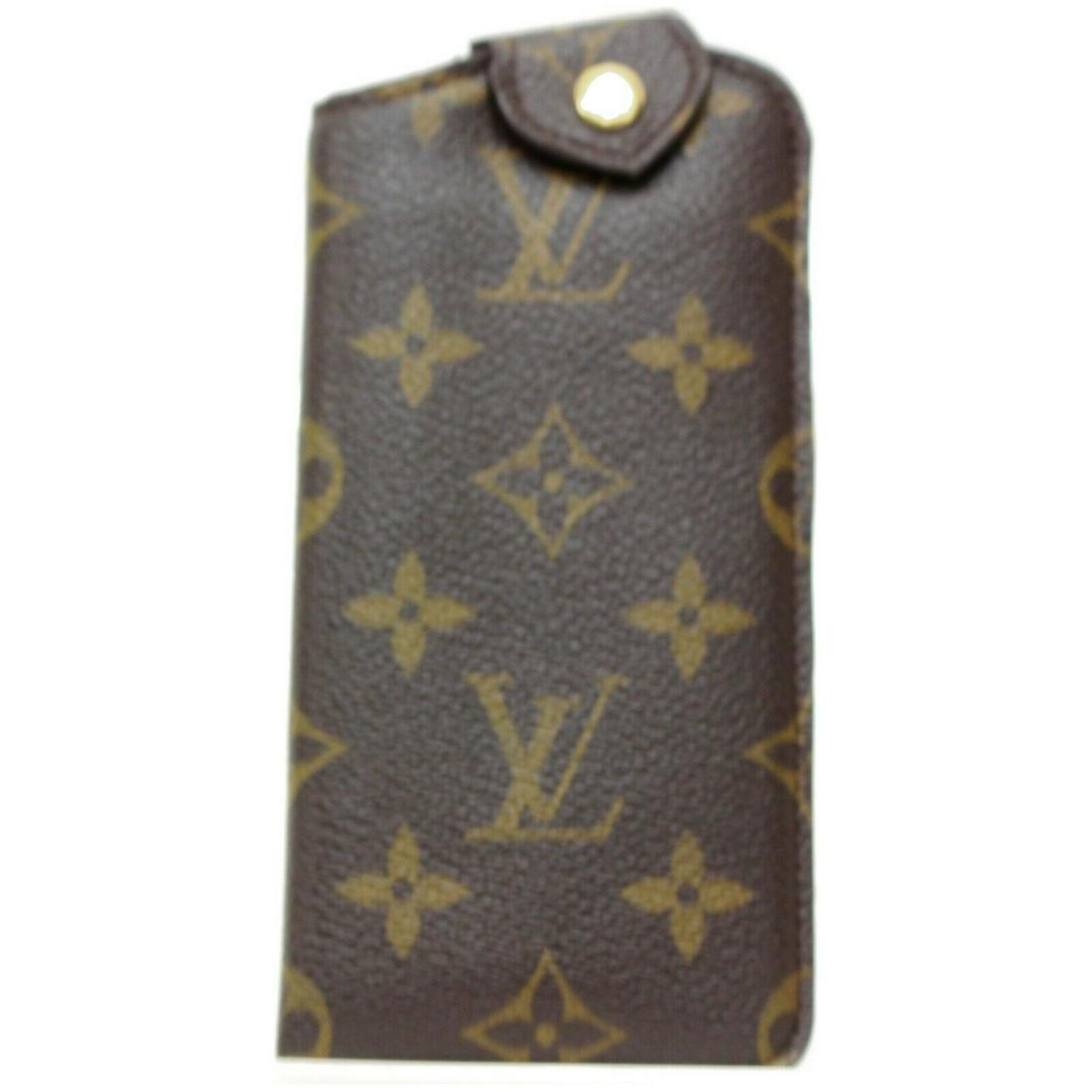 Authentic LOUIS VUITTON Monogram Eye Glasses Case: Brand: LOUIS VUITTON Material: Monogram Style: Eye Glasses Case Color: Browns Size(inch): W2.95 inch(approx) /7.5 cm(approx) x H6.10 inch(approx) /15.5 cm(approx) x D0.39 inch(approx) /1 cm(approx) " 