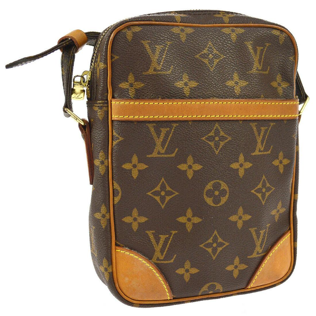 Authentic LOUIS VUITTON Monogram Canvas, Leather: Brand: LOUIS VUITTON Material: Monogram Canvas, Leather Style: Crossbody Color: Brown Size(inch): W5.9 x H8.3 x D1.8 " / Strap Drop: 16.9 - 20.5 Size(inch): W 5.9 x H 8.3 x D 1.8 "Strap Drop. 16.9 - 2