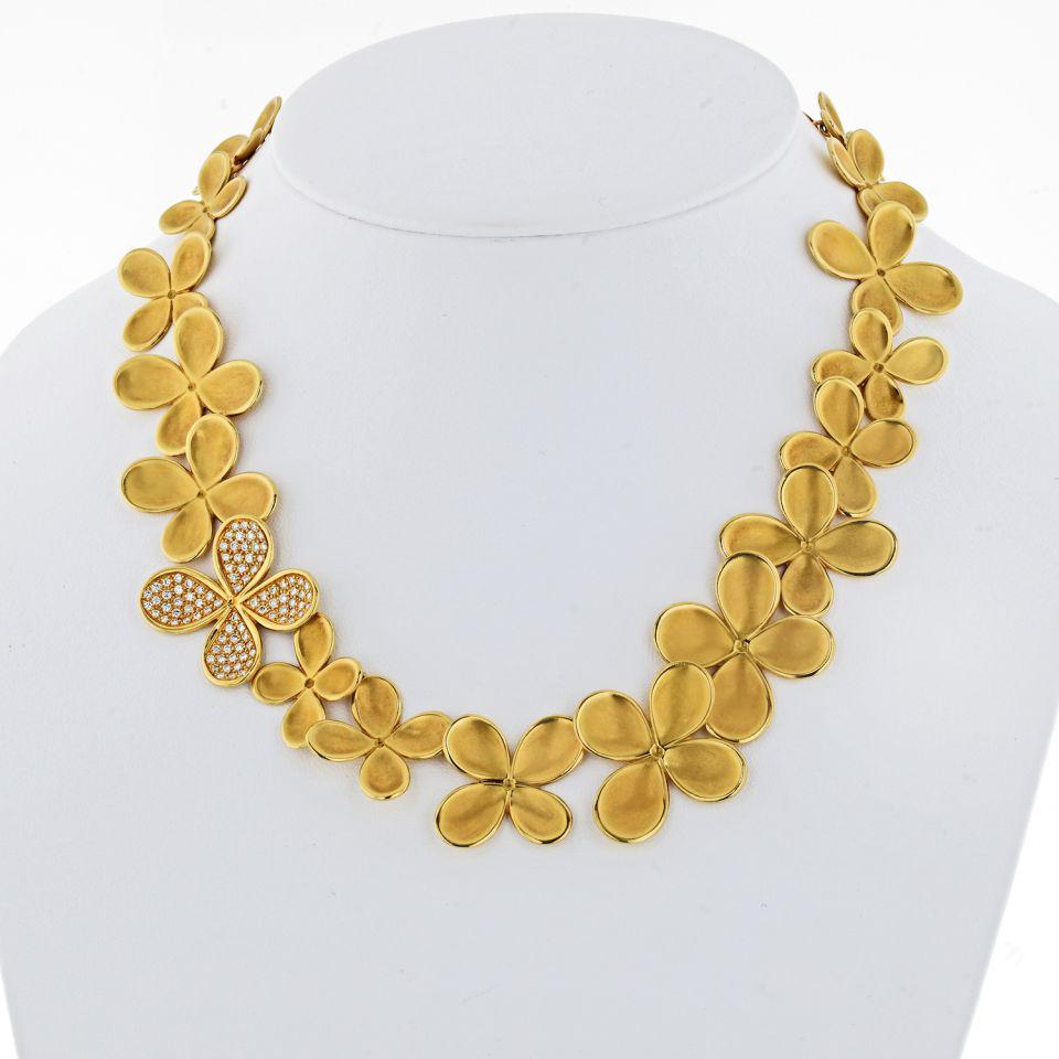 Authentic Angela Cummings Hydrangea Vintage Necklace: Type: Vintage Necklaces Brand: Angela Cummings Style: Hydrangea Metal: 18K Yellow Gold Grams: 129.2 Approximate Diamond Weight: 2 Cts Other Details: Diamond