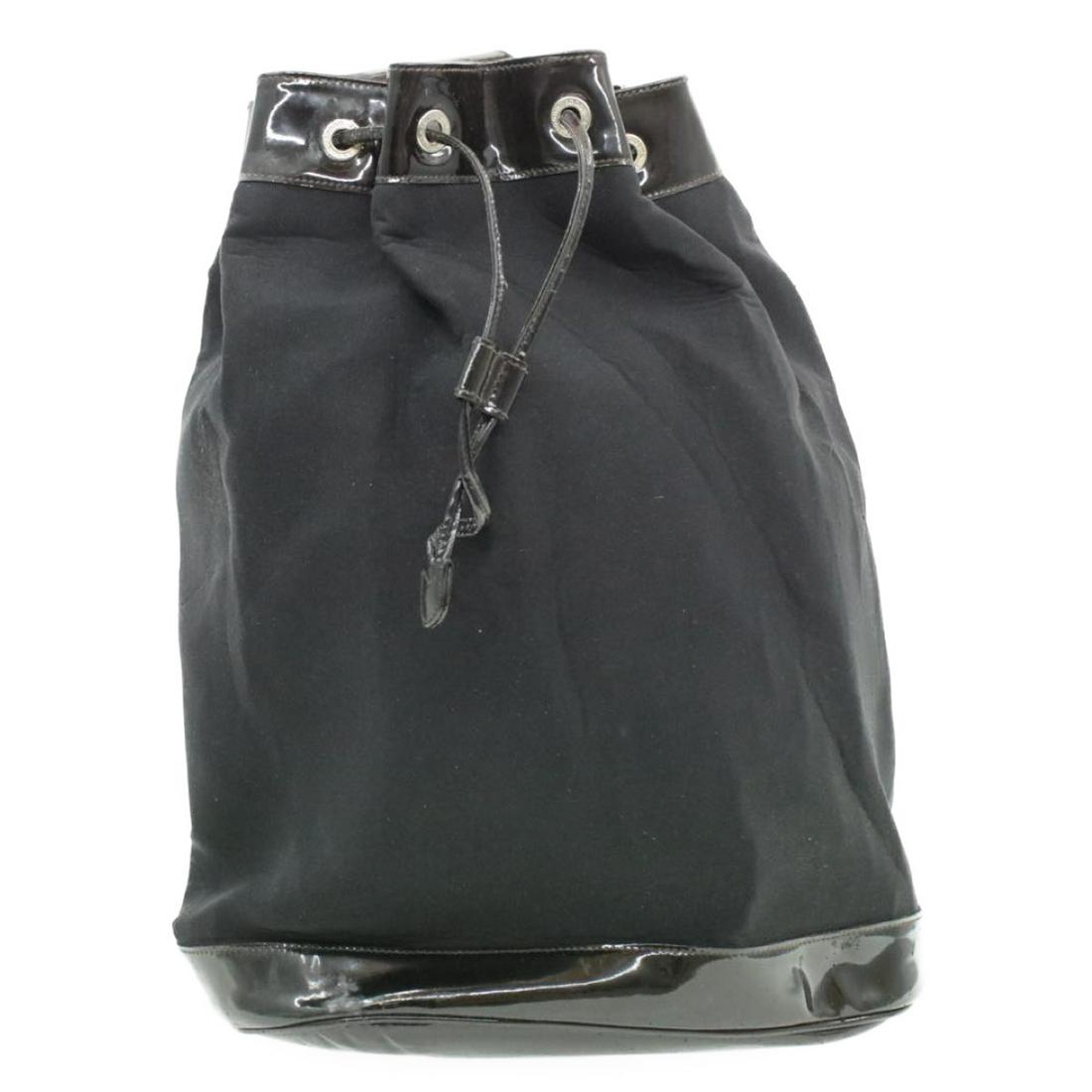Authentic GUCCI BACKPACK Canvas Backpack: Brand: GUCCI Material: Canvas Style: Backpack Color: Black / Beige Size(inch): W12.59 x H10.23 x D5.9inch / Shoulder Drop 8.66inch(Approx)W14.17 x H10.62 x D5.51inch / Shoulder Drop 9.84inch(Approx) C