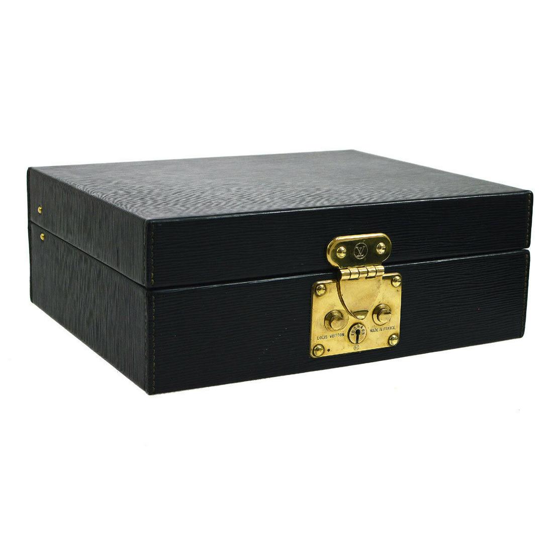 Authentic LOUIS VUITTON Cigar Humidor Box: Brand: LOUIS VUITTON Model: Cigar Humidor Box Country of Origin: France Material: Epi Leather Leather Color: Black Size (Inch): W 12.4 x H 10.2 x D 4.5 " Size (CM): W 31.5 x H 26.0 x D 11.5 cm All Bid
