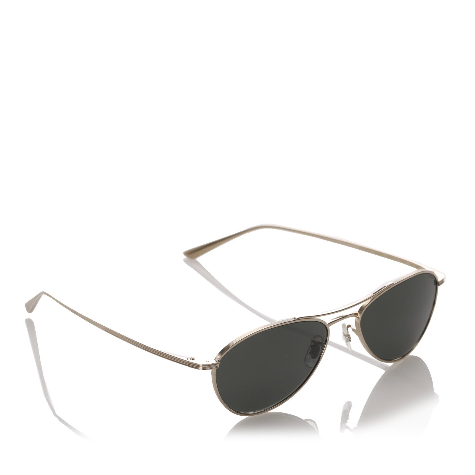 Authentic Oliver Peoples Aero La Aviator Tinted: These sunglasses feature a metal body with tinted lenses.Brand: Oliver Peoples Model: Aero LA Aviator Tinted Sunglasses Origin: USA Category: Sunglasses Color: Black x Gold Style: Others Material: Met