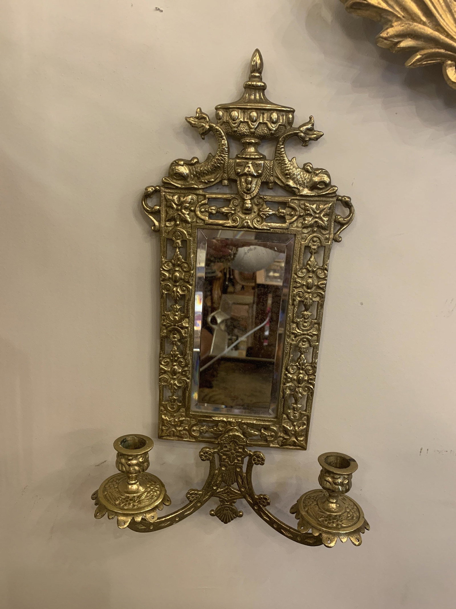 Antique Neoclassical Revival Bradley & Hubbard Ornate: Antique Neoclassical Revival Bradley & Hubbard Ornate Gilt Brass Mirror Wall Sconces Candle Holder - Pair A matched pair of American Neoclassical Revival brass candle sconces with original beveled mir