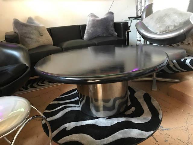 Mid Century Modern Knoll Round Coffee Table with Chrome: Mid Century Modern Round Black Knoll Coffee Table with Chrome Base Circa 1960 D 41 H 19â€œ Good vintage condition All Bidhaus items come with a 100% money-back guarantee that the item is as descri