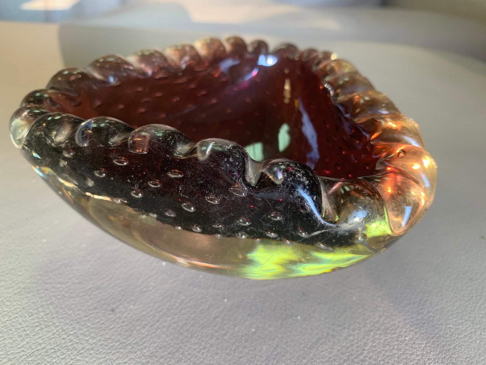 Mid Century Modern Italian Murano Glass Bubbles Italian: Alfredo Barbini Murano Vintage Burgundy with Controller Air Bubbles Italian Art Glass Mid Century Bowl Ashtray Dish Beautiful vintage triangular shaped with scalloped edges and controlled air bubbles 