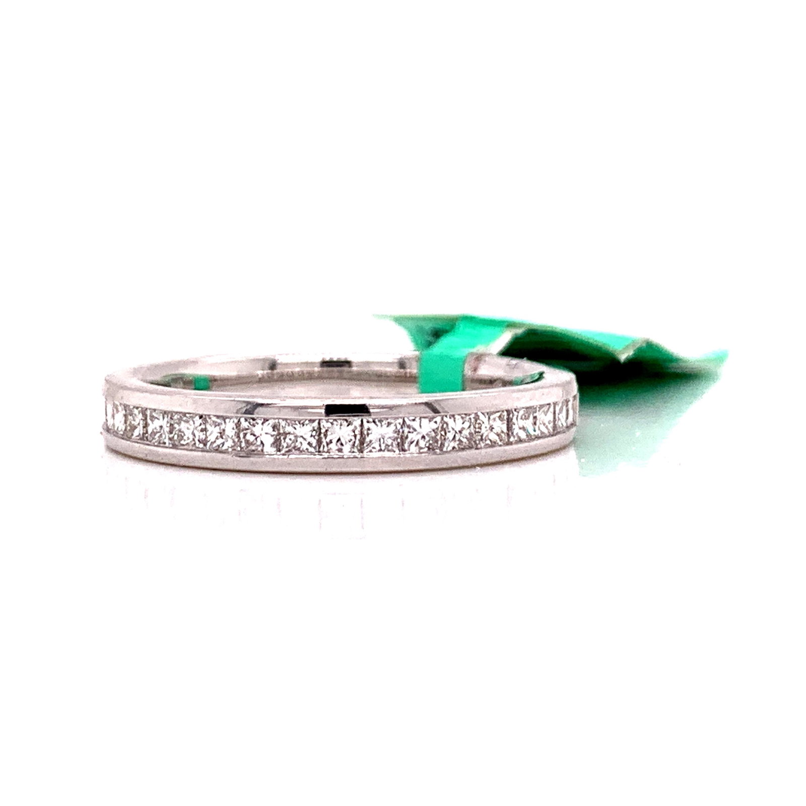 Martin Flyer Ring: Jewelry Type : Ring Jewelry Style : Anniversary Band Metal Type : 14KW Metal Weight : 3.26 g Brand : Martin Flyer Side Stone 1 : Stone Type : Diamond Side Stone 1 : Shape : Round Side Stone 1 : Stone 