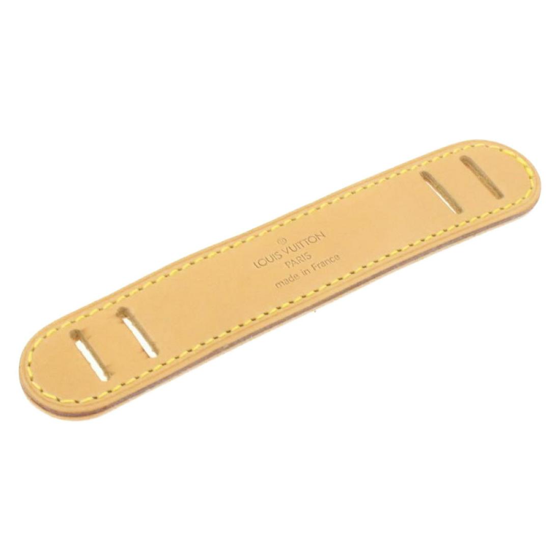 Authentic LOUIS VUITTON Leather Shoulder Pad: Brand: LOUIS VUITTON Material: Leather Style: Shoulder Pad Color: Beige Size(inch): W6.14 x H1.14inch / Hole Width 0.66inch(Approx) Country of Origin: France Accessory: There is no item box and dust b
