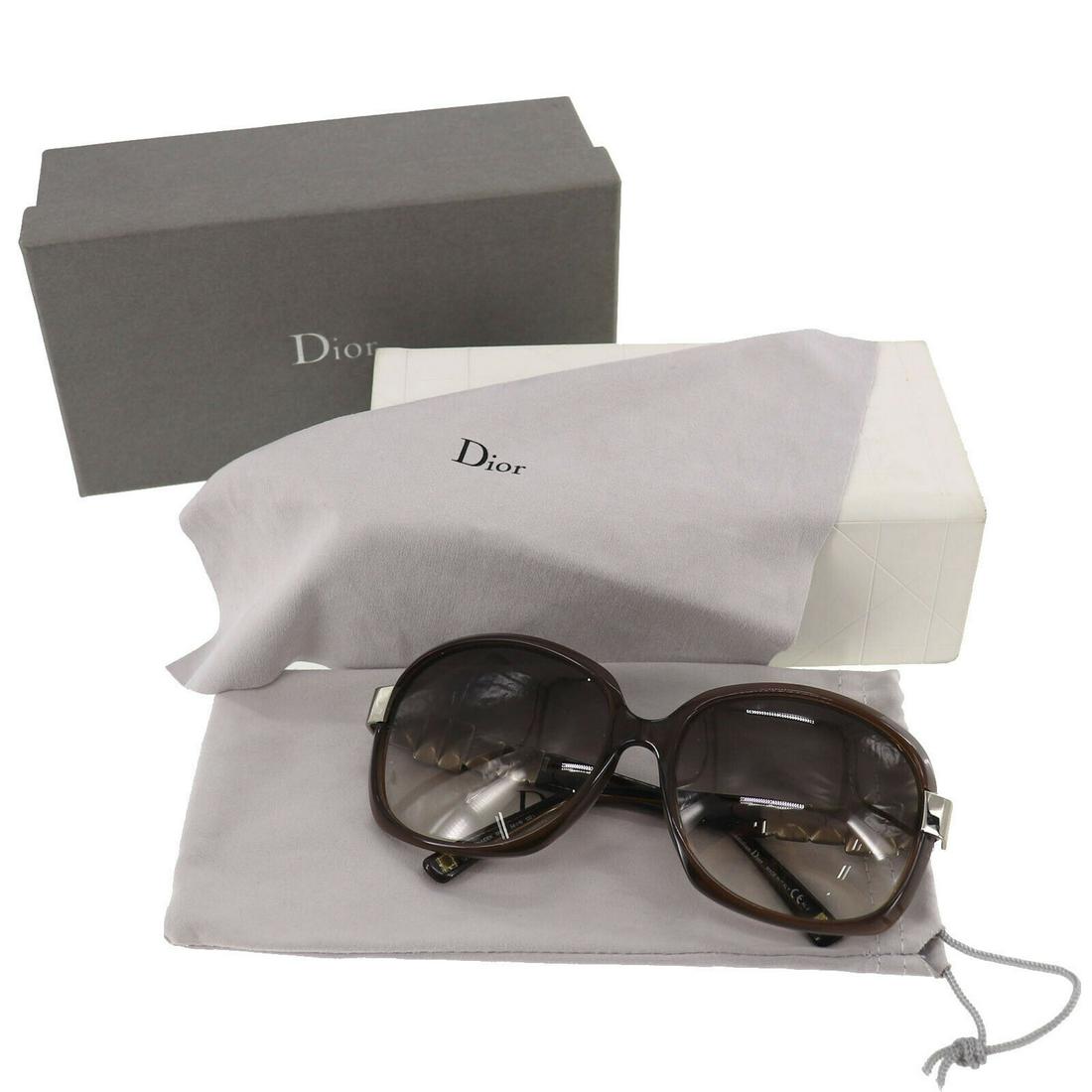 Authentic DIOR Oval: Brand: DIOR Model: Oval Country of Origin: Italy Material: Plastic Color: Brown All Bidhaus items come with a 100 % money-back authenticity guarantee. ALL SALES ARE FINAL. Please refer to images caref