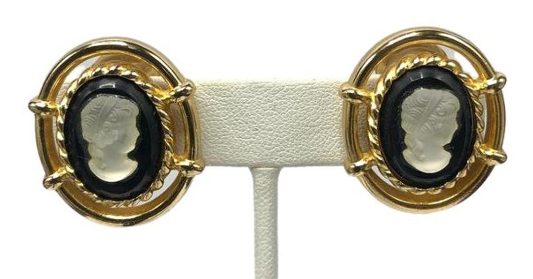 Authentic Burberry Glass Cameo Earrings: Brand: Burberry Style: Stud Hallmark:: Yes Fastening: Clip On Category: Earrings Materials: Costume, Glass Size: Other Remarks: All Bidhaus items come with a 100% money-back authenticity guarantee. AL