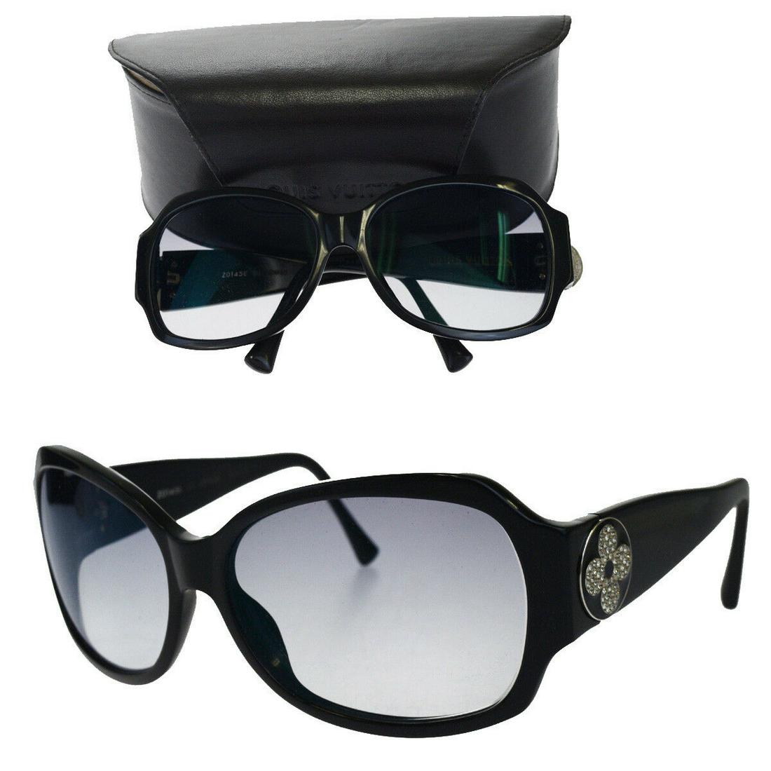 Authentic LOUIS VUITTON Sunglasses: Brand: LOUIS VUITTON Model: Sunglasses Country of Origin: Italy Material: Color: Black Size (Inch): W 2.6 X H 2.0 X D 0 "Size (CM): W 6.5 X H 5 X D 0 Cm All Bidhaus items come with a 100 % money-back 